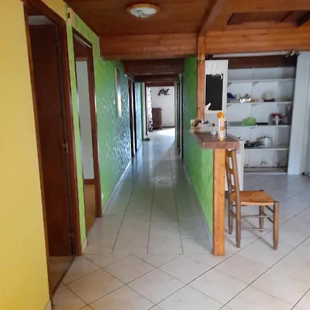 Maison De Ferme Avec Cour Fermee