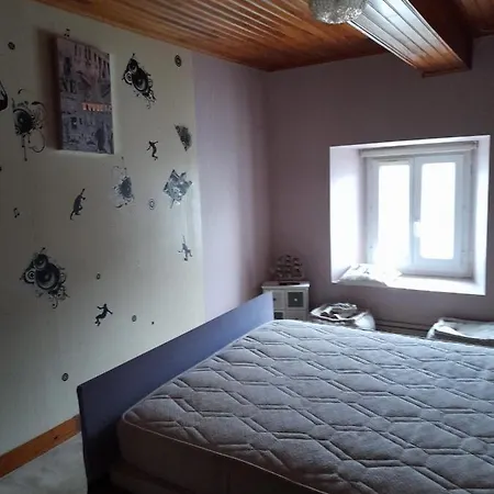 Сasa de vacaciones Maison De Ferme Avec Cour Fermée