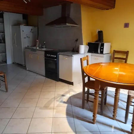 Сasa de vacaciones Maison De Ferme Avec Cour Fermée