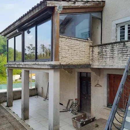 Maison De Ferme Avec Cour Fermée Сasa de vacaciones